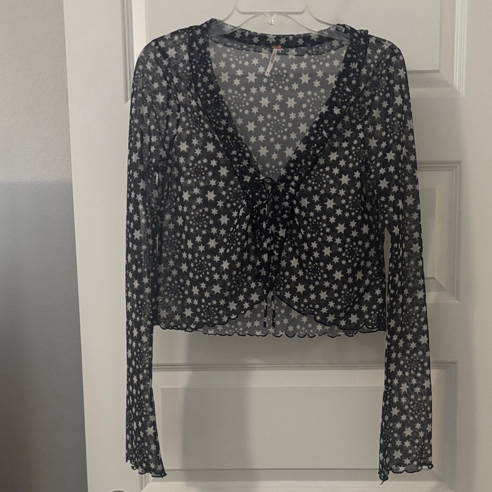 Free People black & white marne top w/tie front in star print SZ M cropped boho